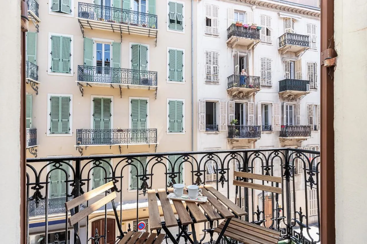 Confort Downtown 2 Bdr Nice Lägenhet